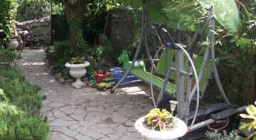 Фотографии Гостиница Guest house Svetik Semizvetik г. Гаспра Крым (Россия) №2 Фото Гостиница Guest house Svetik Semizvetik г. Гаспра 2