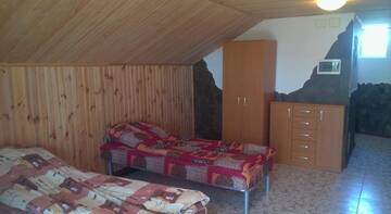 Фото номера Cемейный номер с отдельной ванной комнатой Гостевой дом Natali г. Гаспра 3
