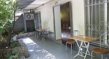 Фото номера Трехместный номер &quot;Комфорт&quot; Гостиница Guest House Kayros г. Гаспра 7